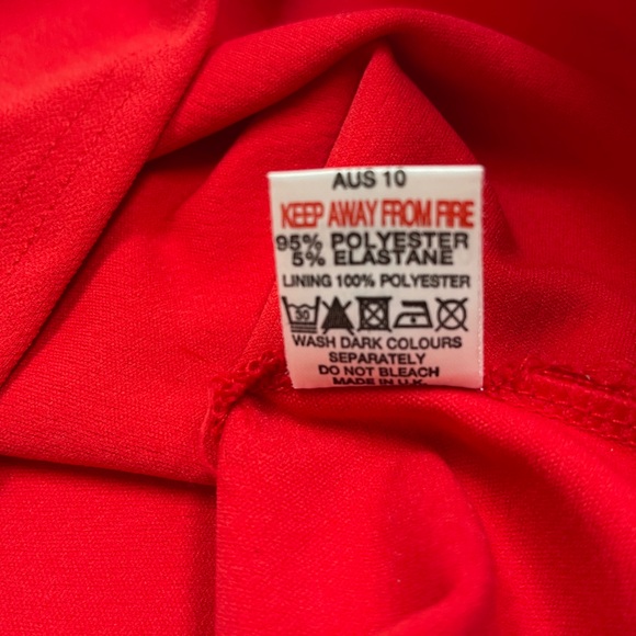 🍀Missguided Cold shoulder red ruffle bodycon dress - Picture 8 of 9